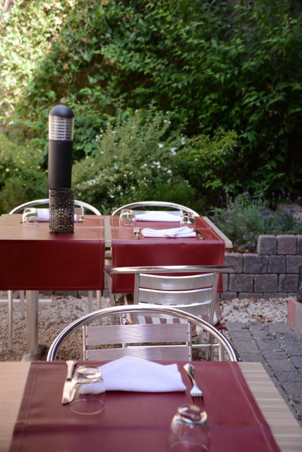 Hotel De Bourgogne La Clayette ภายนอก รูปภาพ