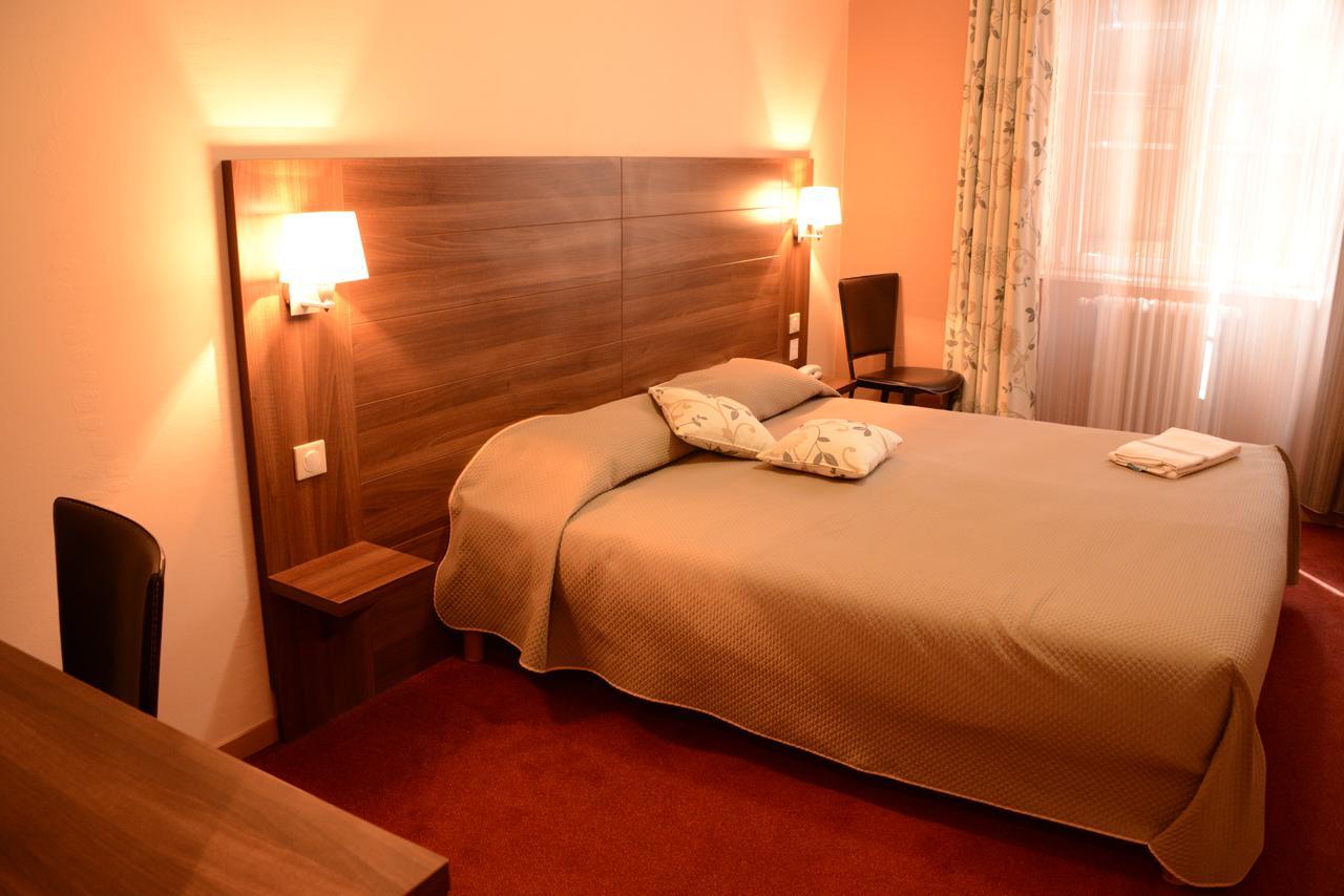 Hotel De Bourgogne La Clayette ภายนอก รูปภาพ
