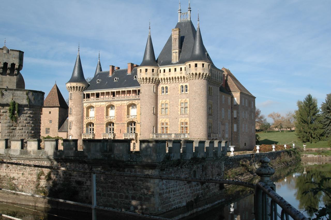 Hotel De Bourgogne La Clayette ภายนอก รูปภาพ