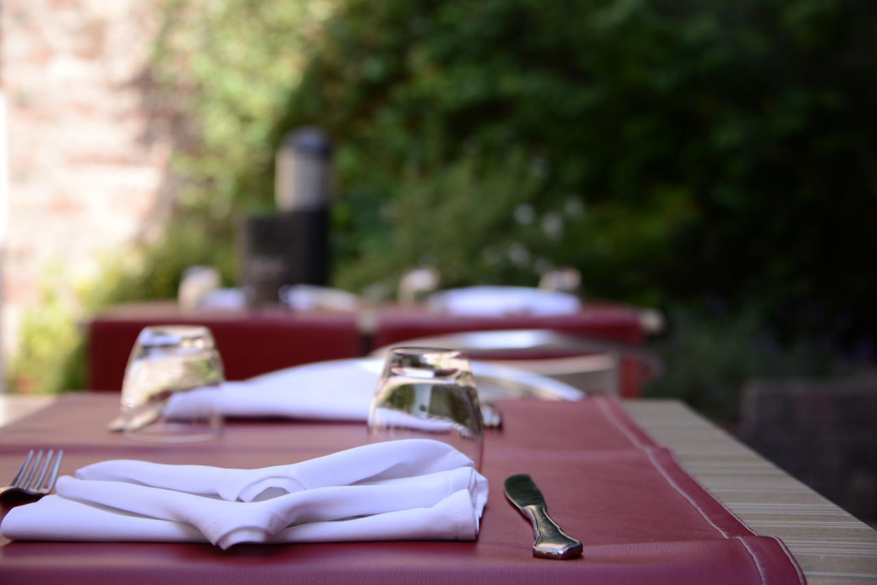 Hotel De Bourgogne La Clayette ภายนอก รูปภาพ